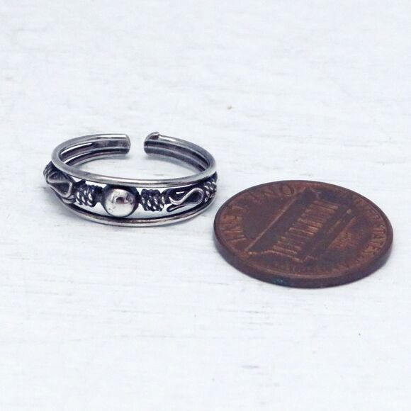 Vintage Sterling Silver Adjustable Toe Ring, Size 3, Jewelry for Feet - Picture 2 of 6